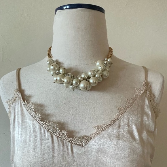 J Crew Faux Pearl Cluster Collar Necklace Excellent condition statement - Picture 1 of 4